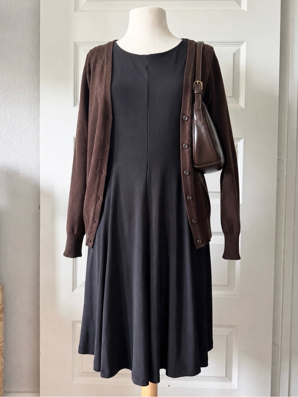 R&K Black Fit & Flare Sleeveless Midi Dress Size 12 Stretch Classic